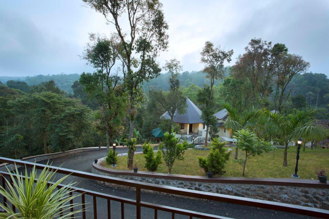 Spices Lap, Thekkady Hotel Bagian luar foto